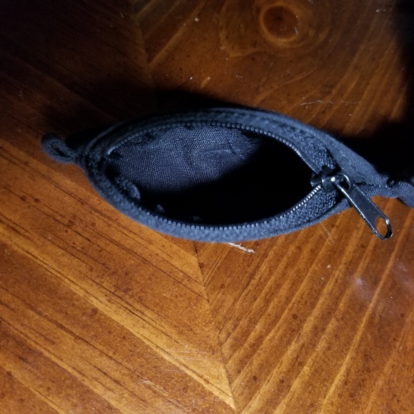 *Free with Purchase* Hurley Small Item Purse - Picture 3 of 3